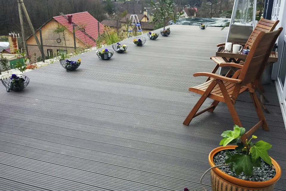 Пустотелая террасная доска: полное руководство по выбору, монтажу и эксплуатации